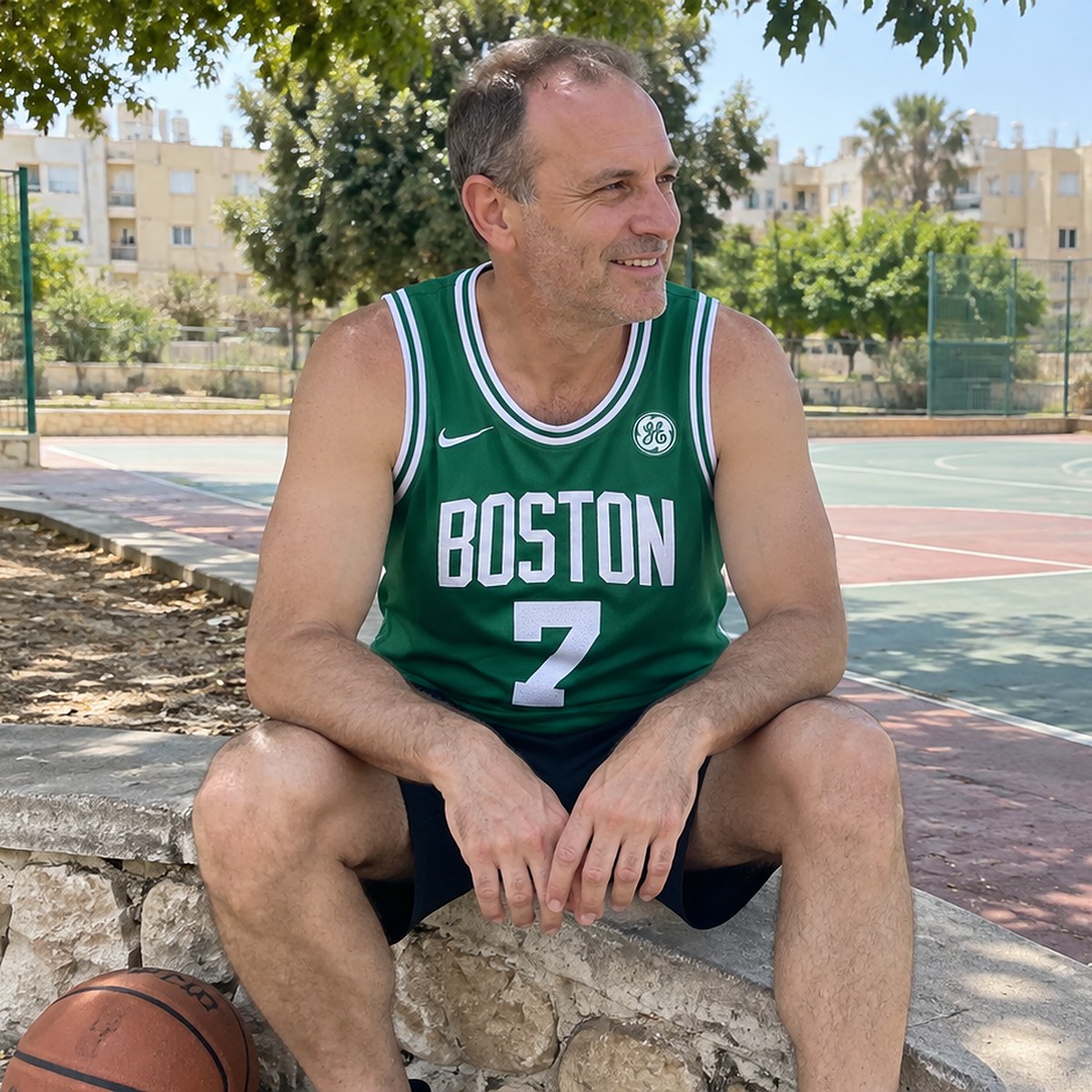 גופיית כדורסל בוסטון סלטיקס מספר 7 ירוק – צילום אווירה